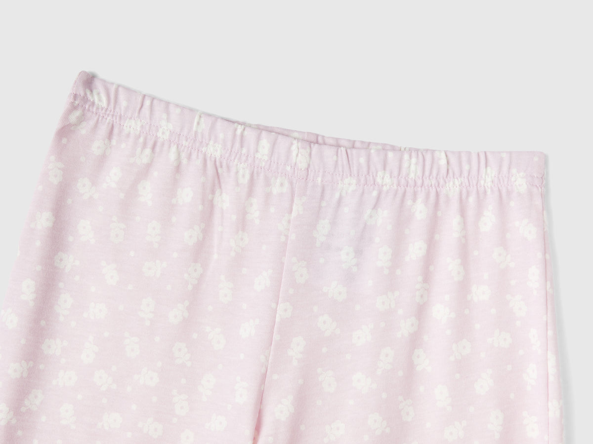 Pigiama con fiori e glitter