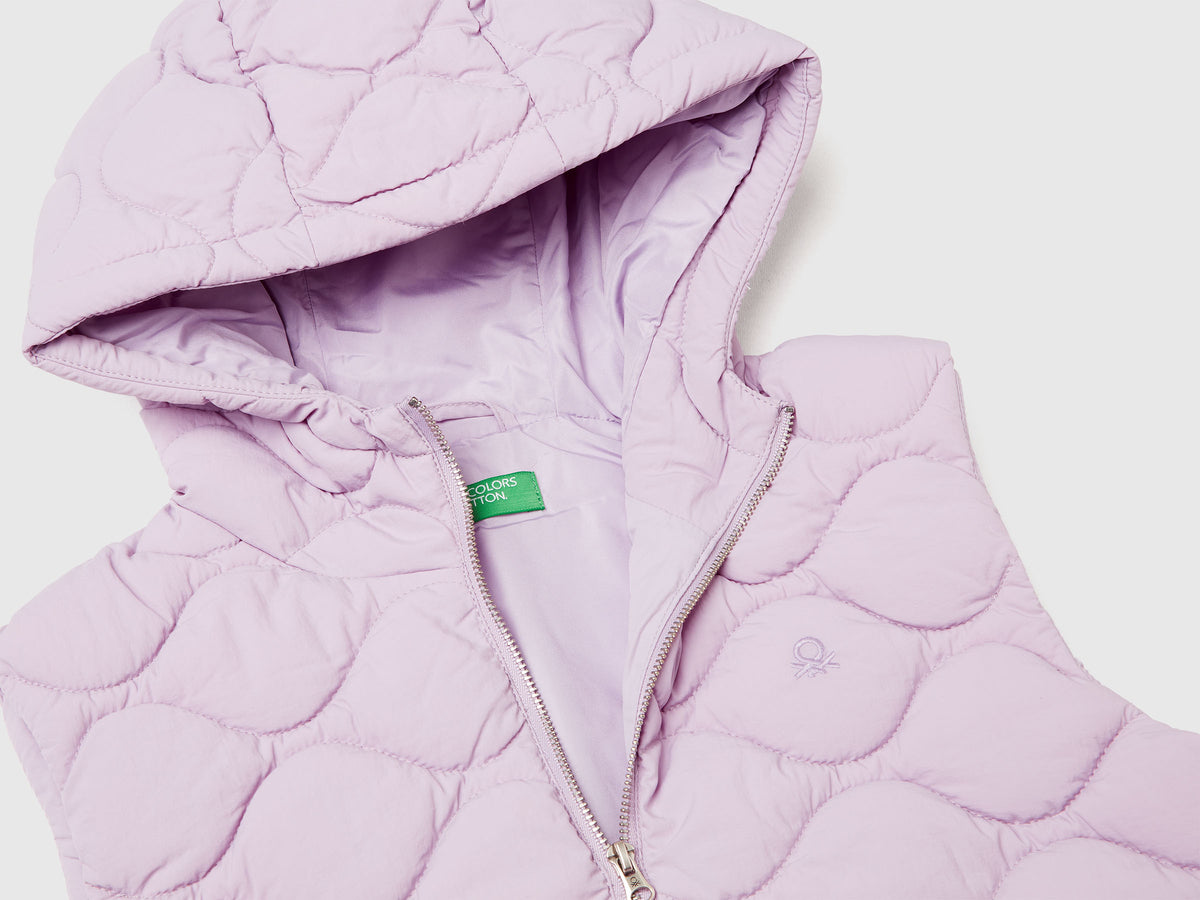 Gilet imbottito con cappuccio