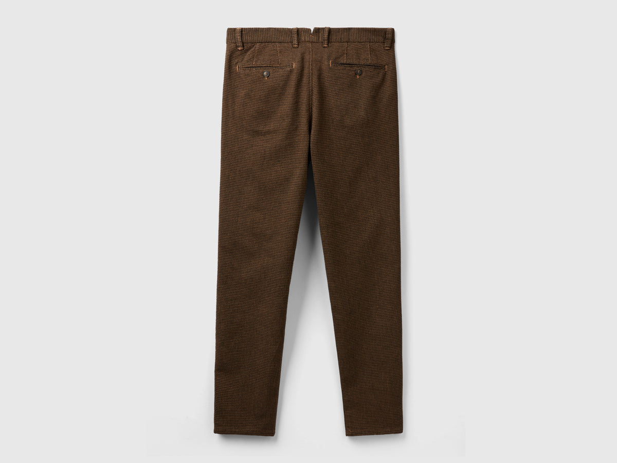 Chino slim fit con cavallo basso