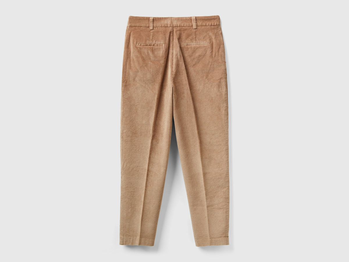 Pantaloni cropped in velluto a coste