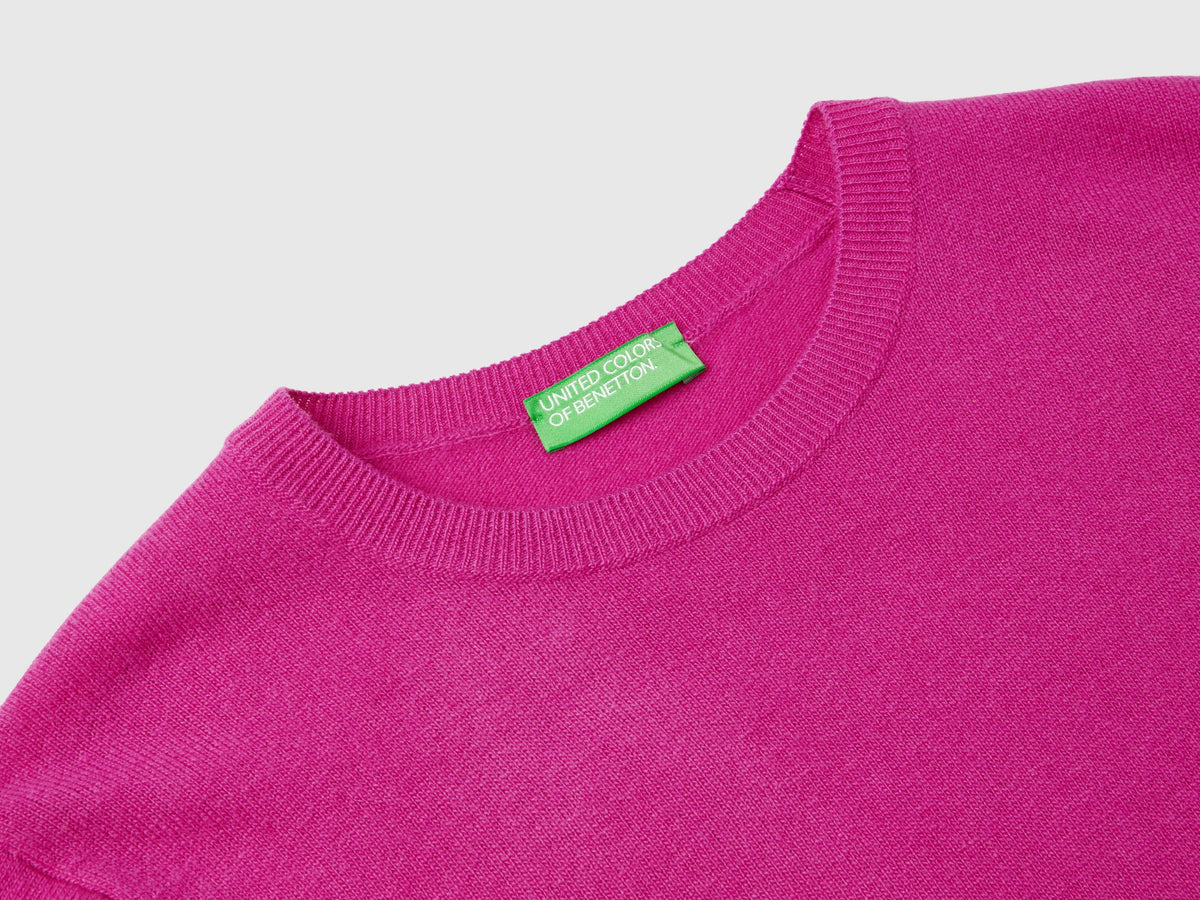Fuchsia crew-neck sweater in pure Merino wool