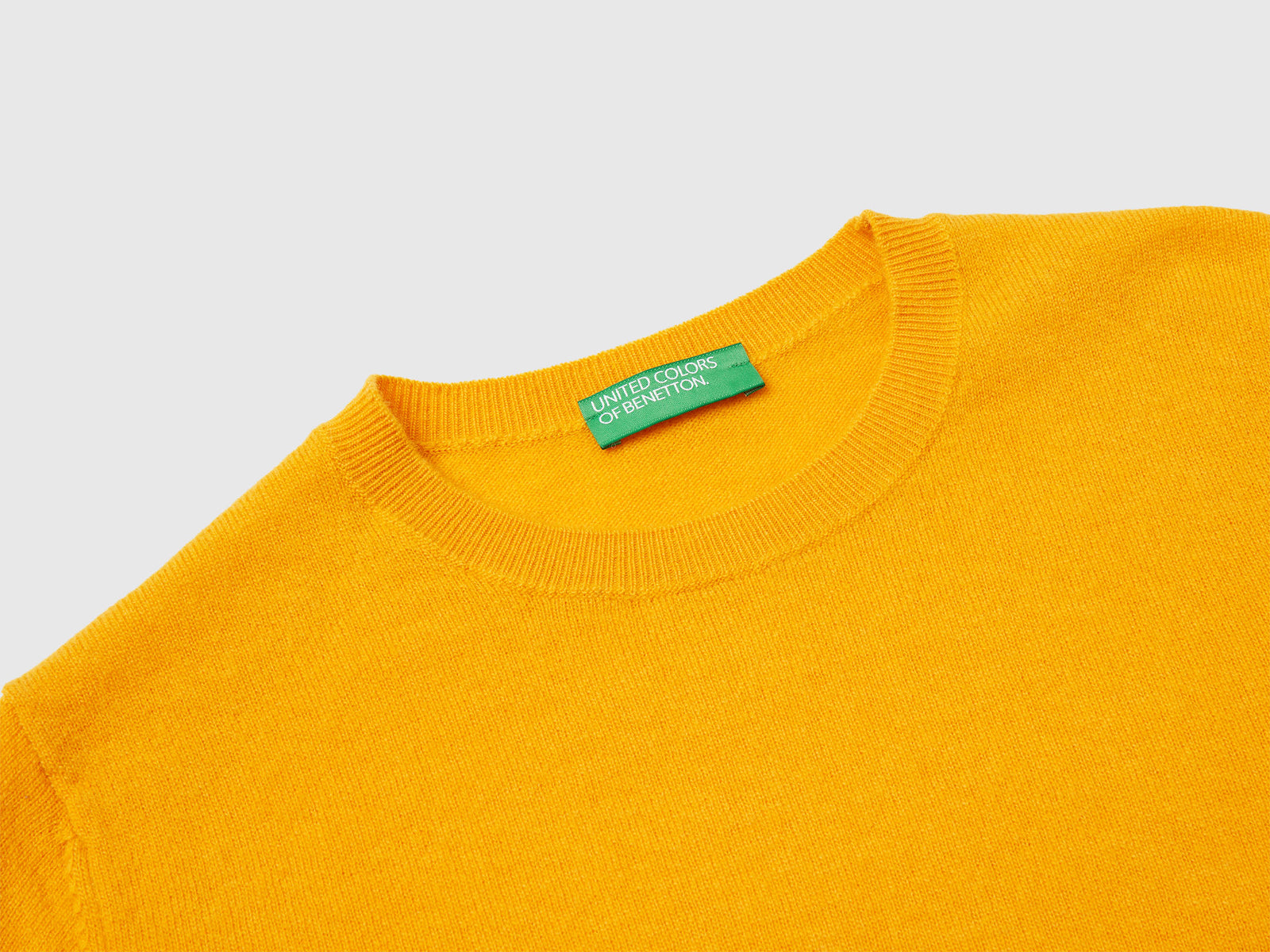Maglia girocollo giallo ocra in lana Merino da donna senape 3 | Benetton Outlet