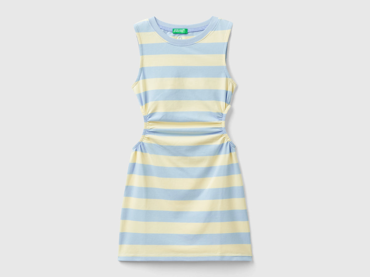Vestito a righe con oblò