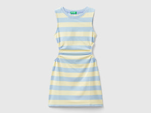 Vestito a righe con oblò