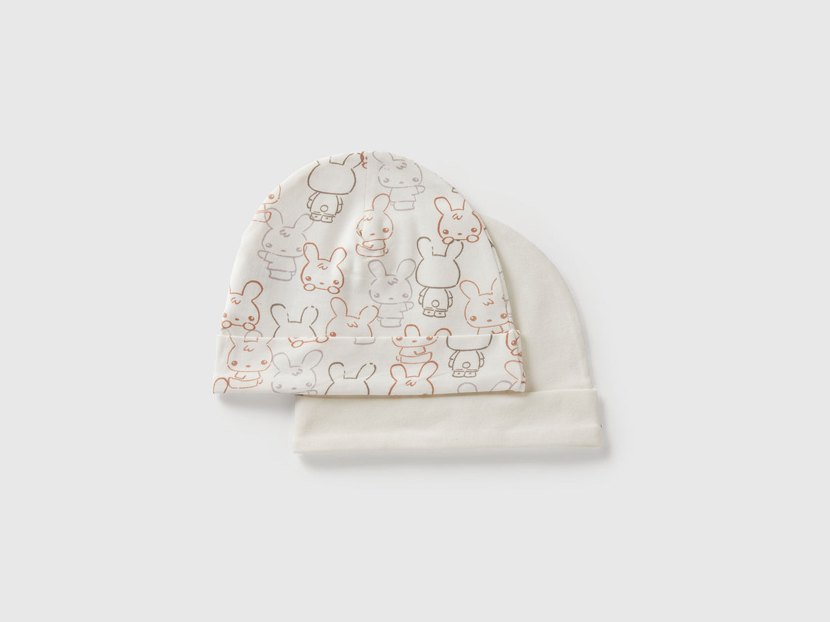 Due cappelli in cotone
