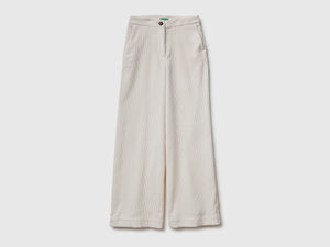 Pantaloni svasati in velluto