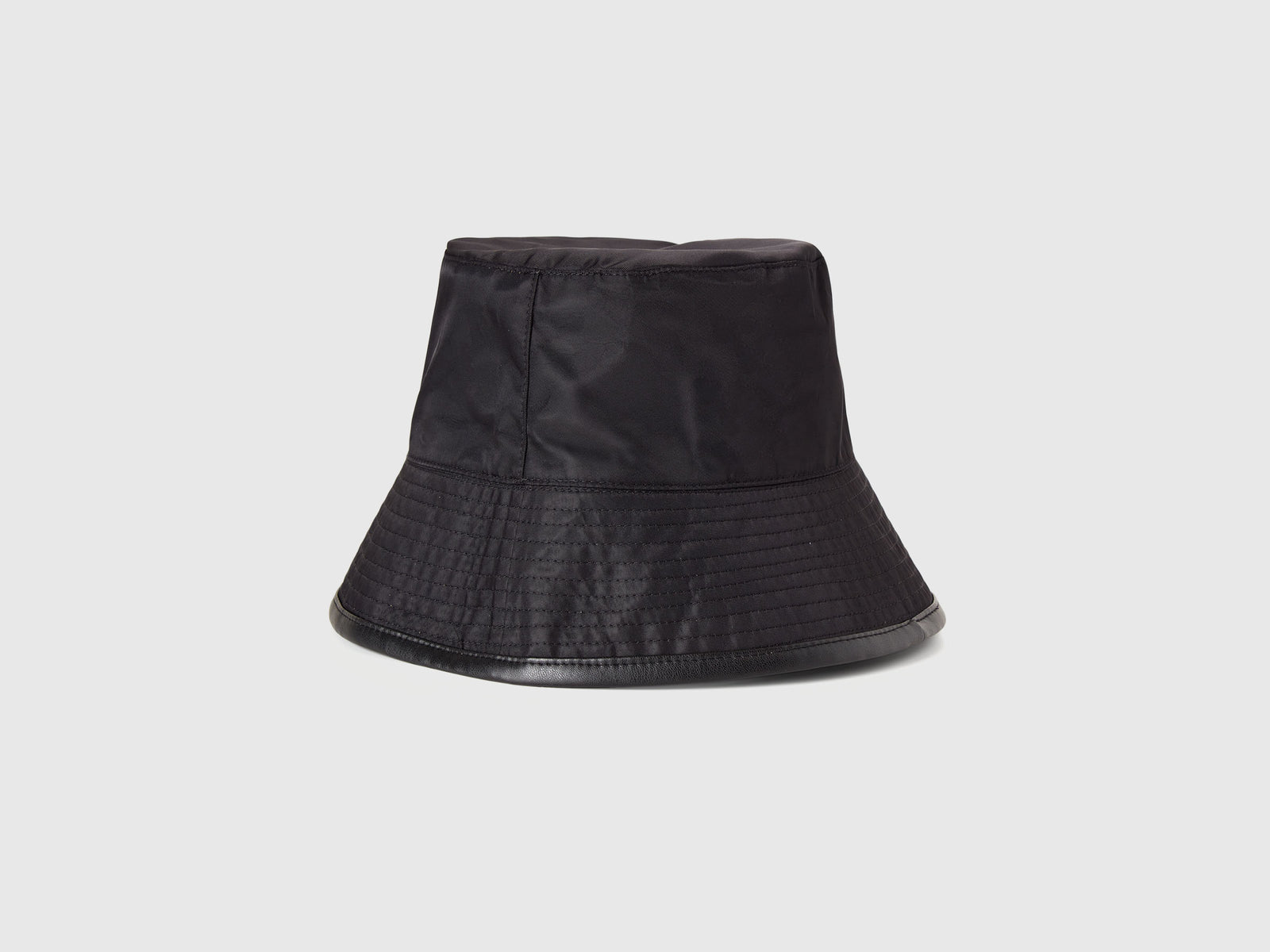 Cappello alla pescatora reversibile da uomo verde militare 2 | Benetton Outlet