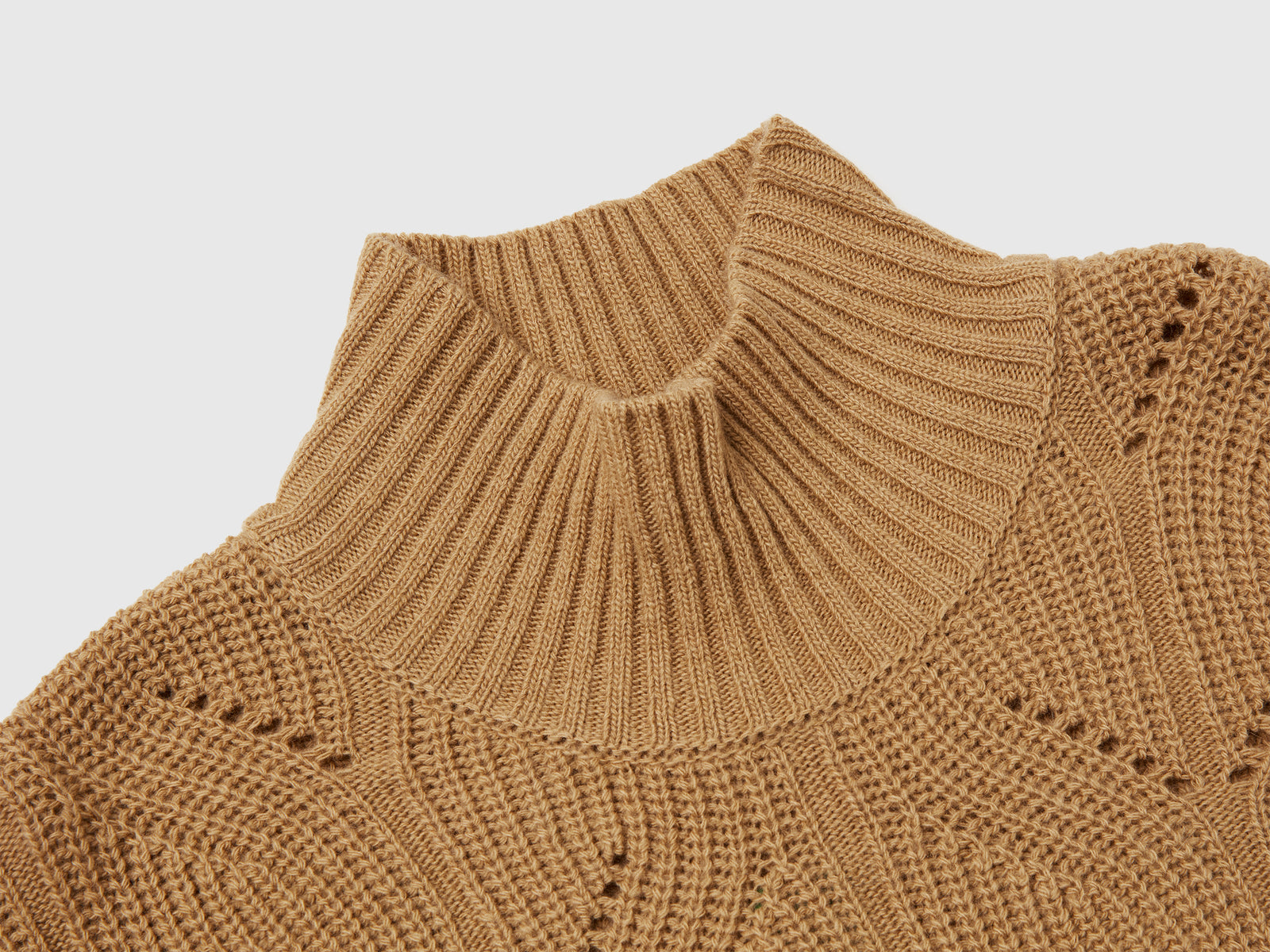 Dolcevita lavorato in misto lana da donna cammello 3 | Benetton Outlet