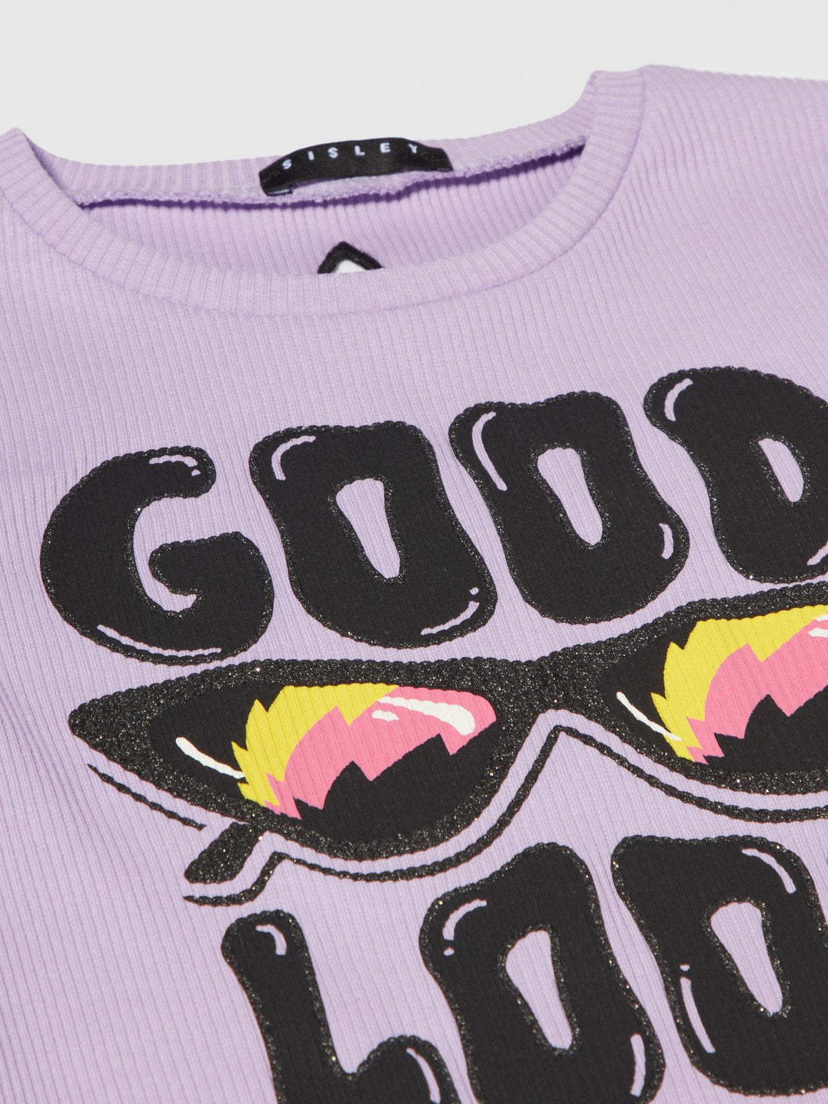 T-shirt con stampa e cut-out