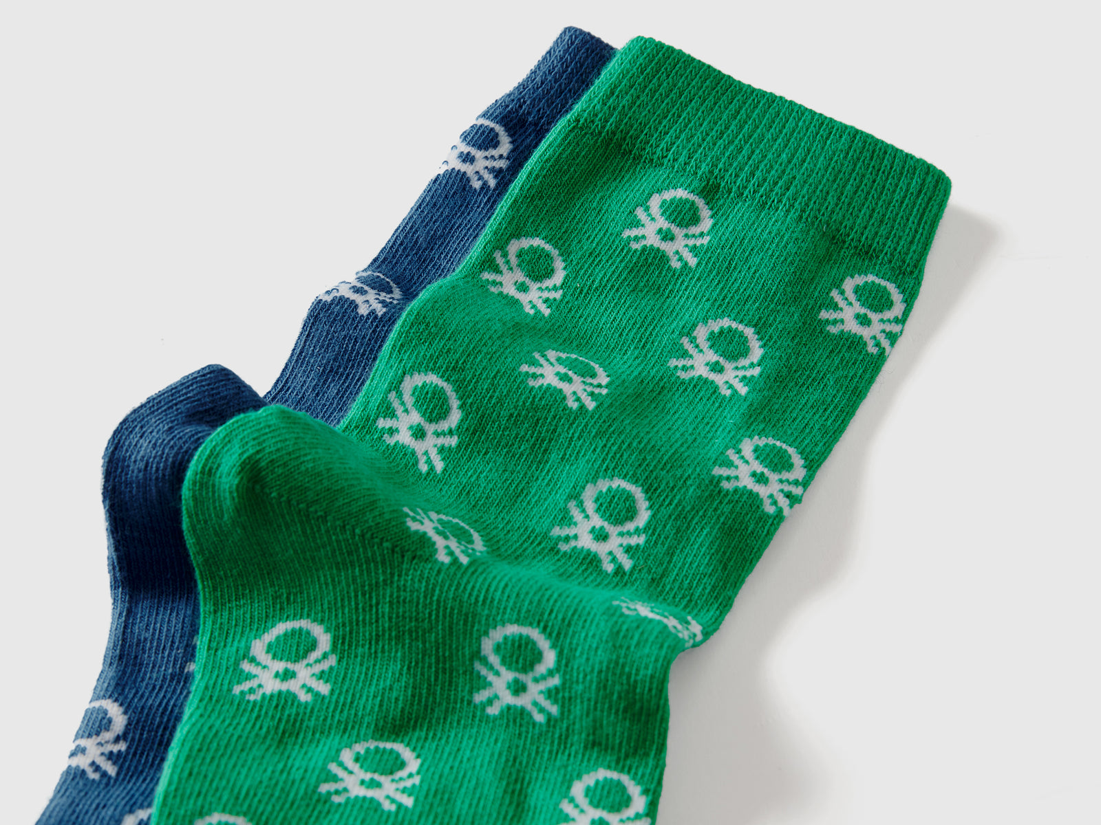 Due paia di calzini lunghi e blu da bambino multi-color 2 | Benetton Outlet