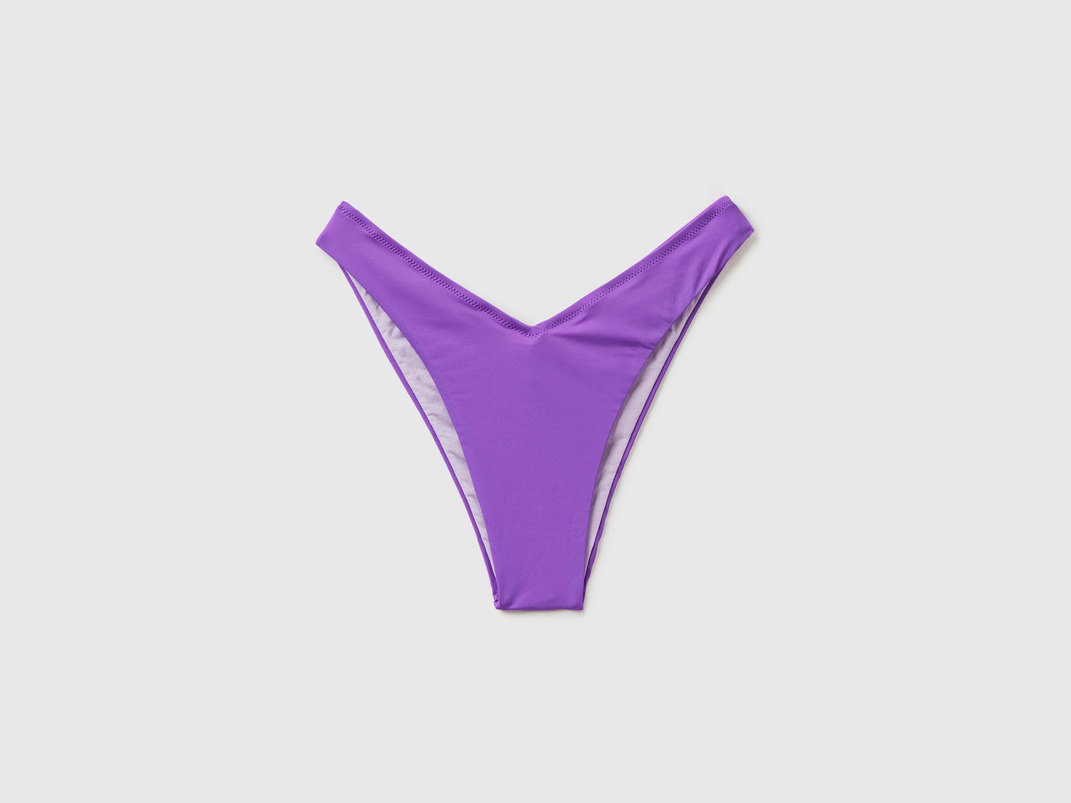 Slip mare elasticizzati con taglio a V e fianco regolare da donna viola | Benetton Outlet