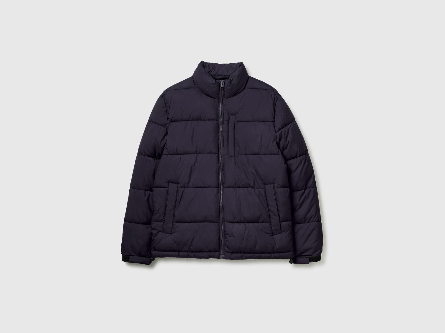 Piumino in nylon con imbottitura riciclata da uomo blu scuro | Benetton Outlet
