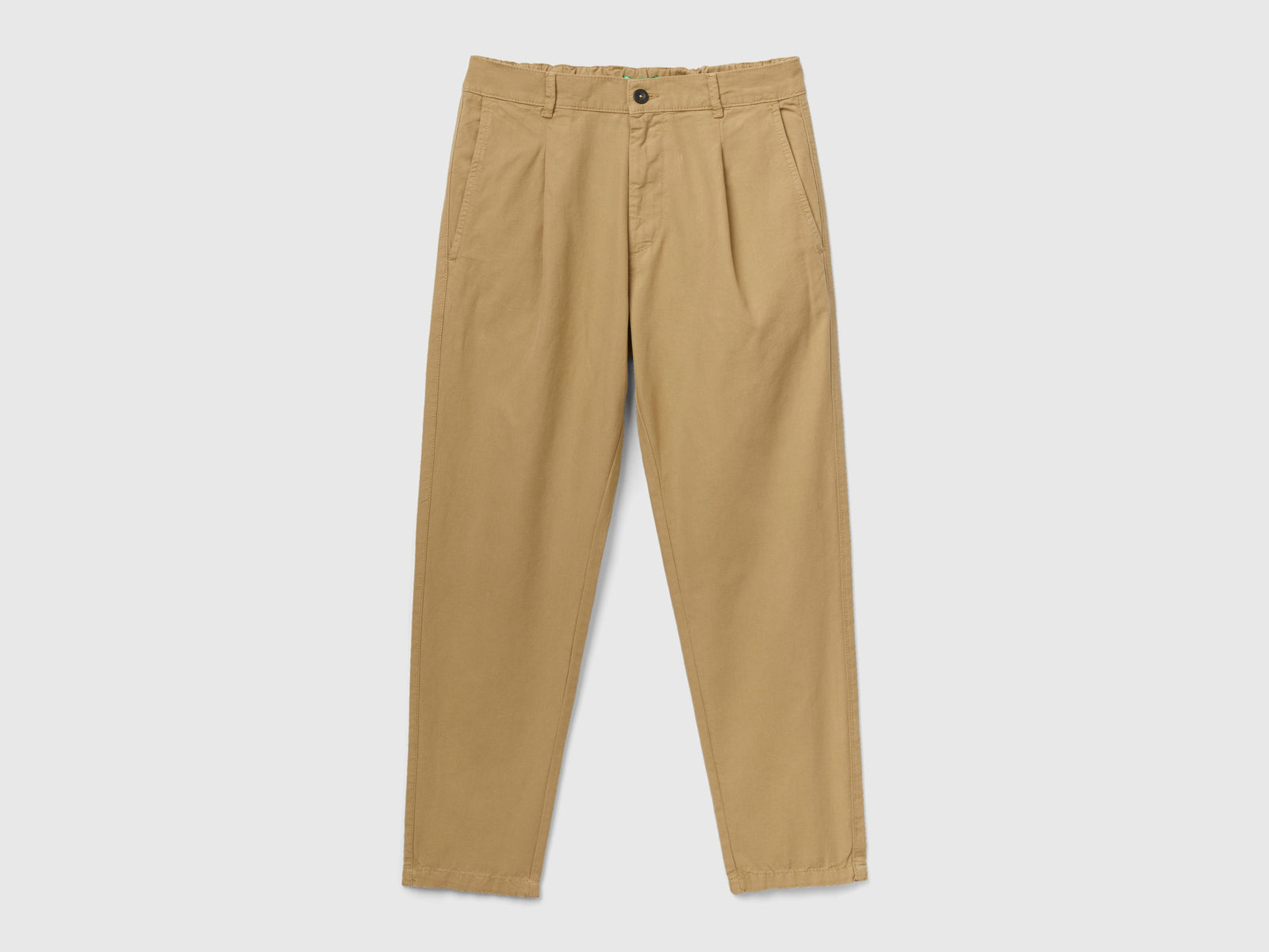 Chino carrot fit in cotone leggero da uomo beige | Benetton Outlet