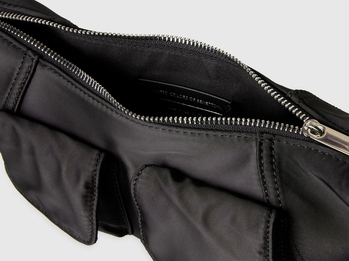 Borsa a spalla con tasche
