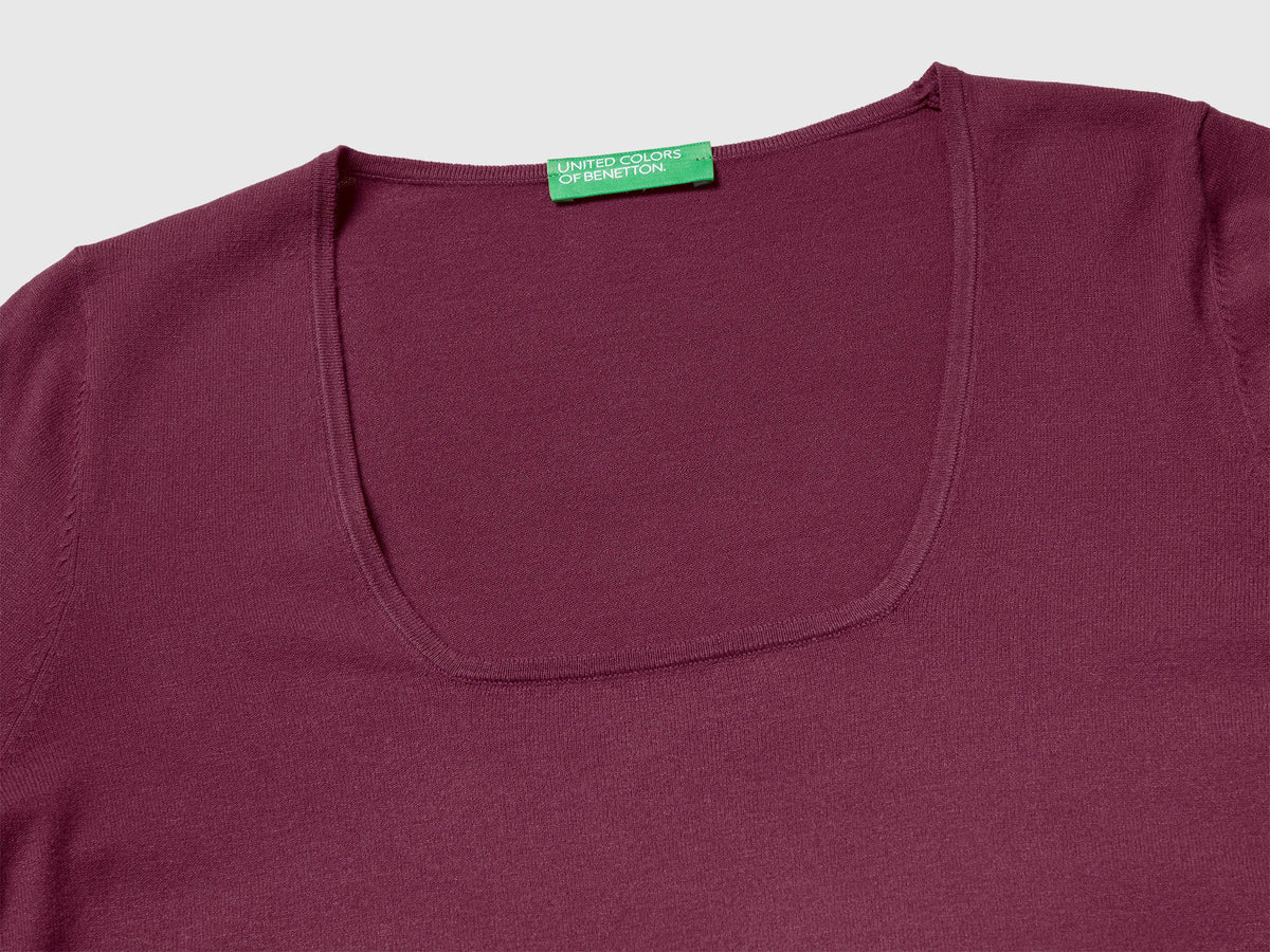 Maglia con scollo quadrato