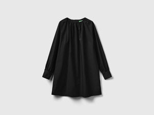 Vestito corto con pieghe sul collo