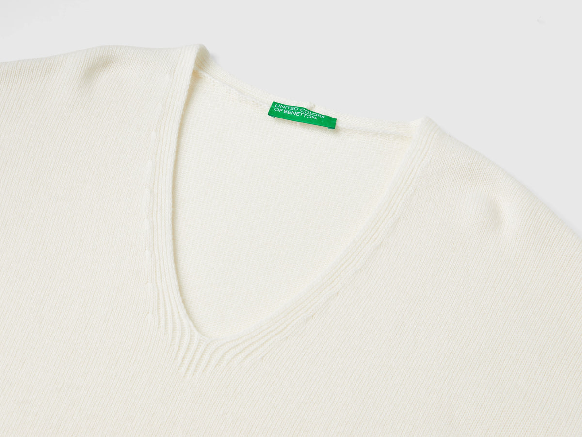 Maglia scollo a V in misto lana