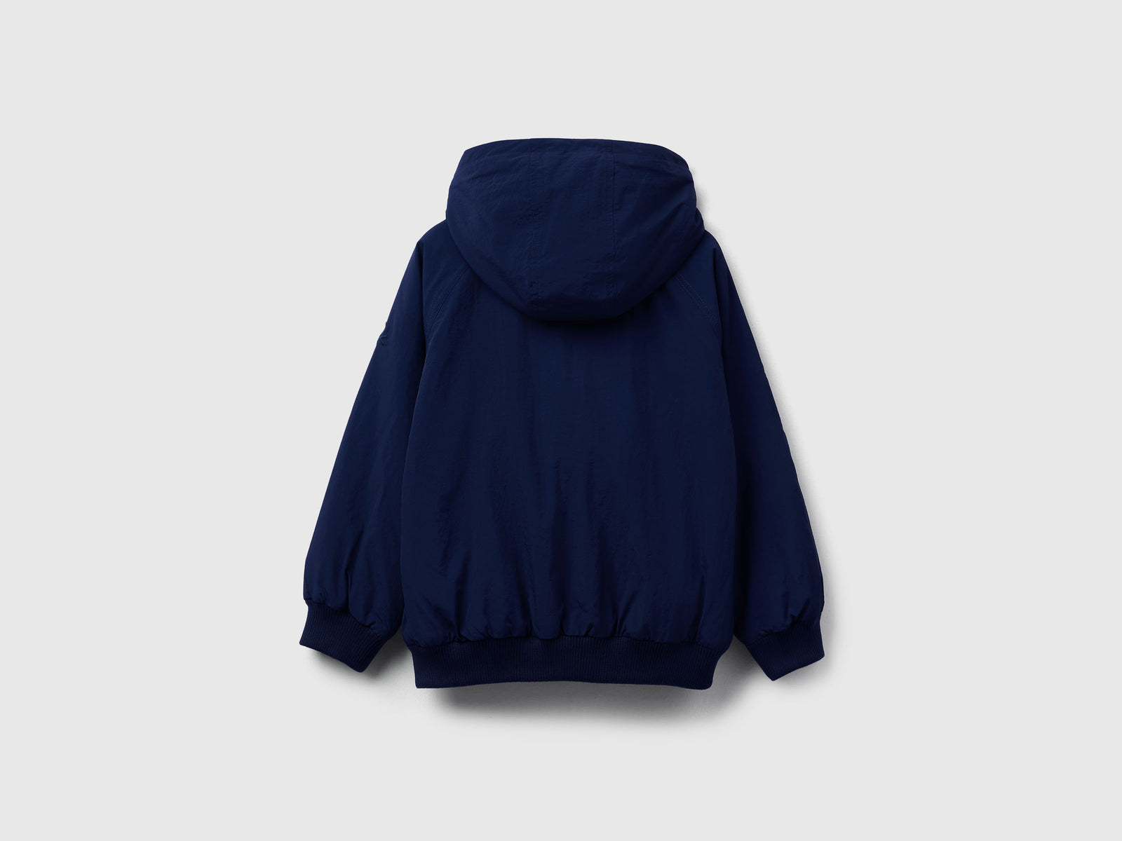 Giubbino in nylon con cappuccio da bambino blu scuro 2 | Benetton Outlet