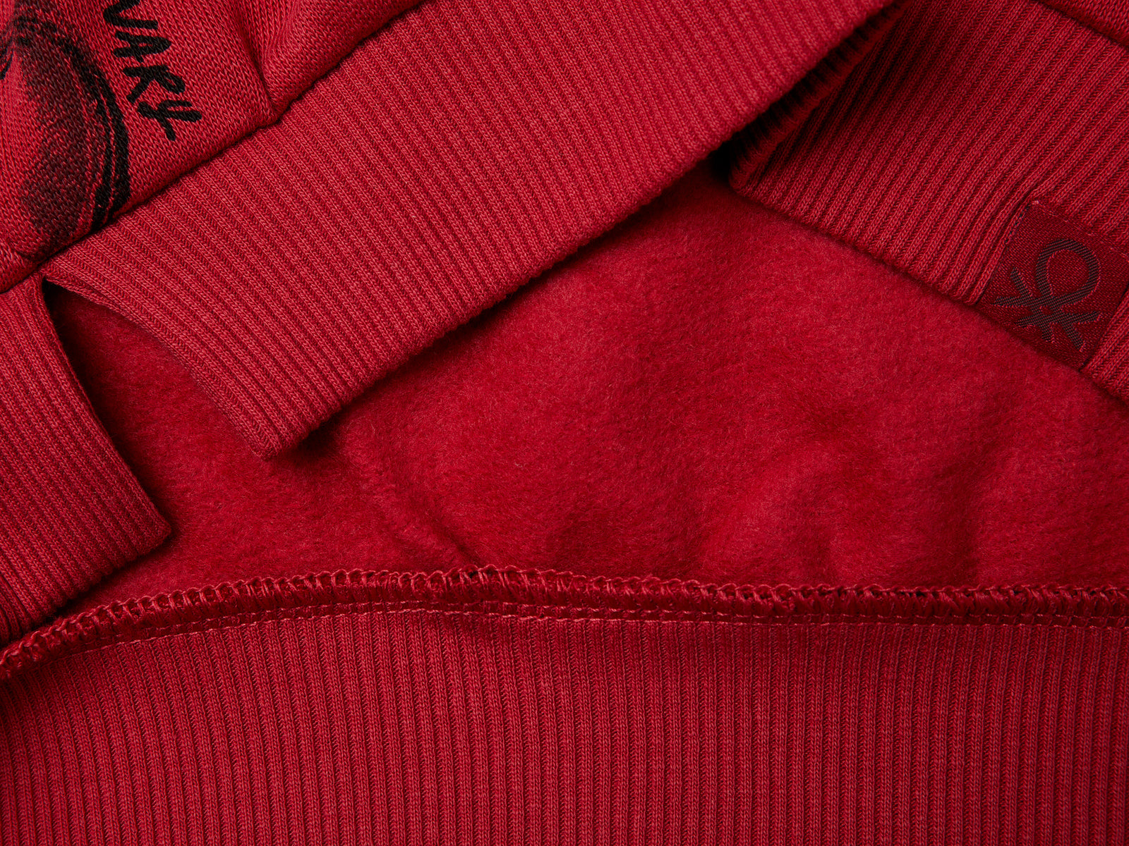 Felpa bordeaux con stampa cuori da bambina rosso 3 | Benetton Outlet