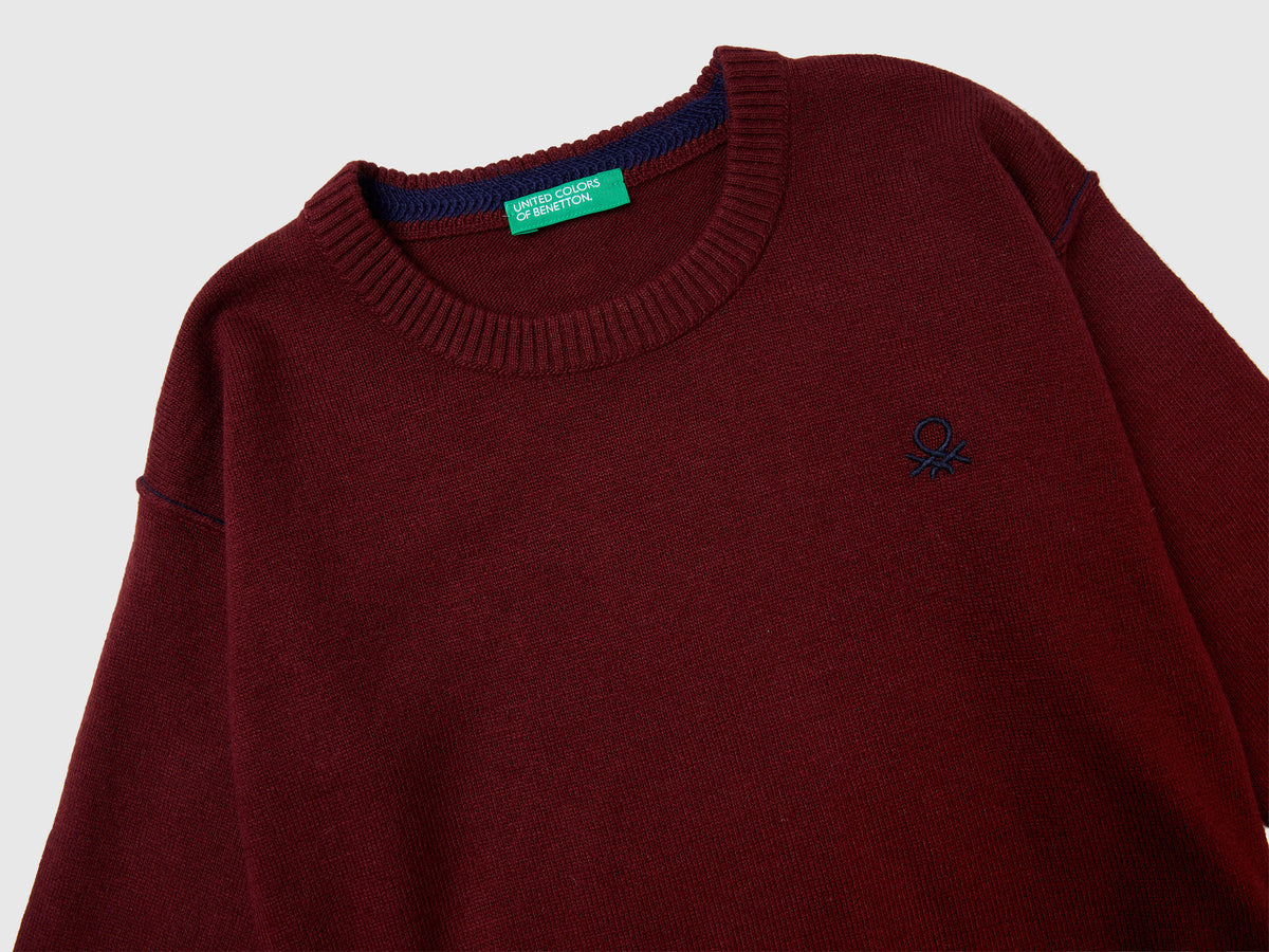 Maglia girocollo con ricamo