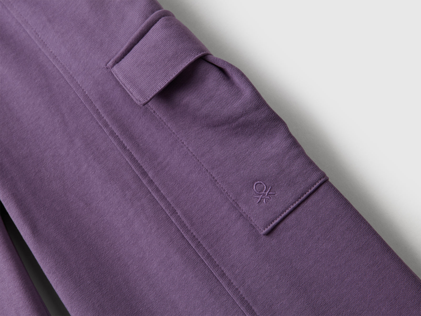 Pantaloni cargo wide fit da bambina viola 3 | Benetton Outlet