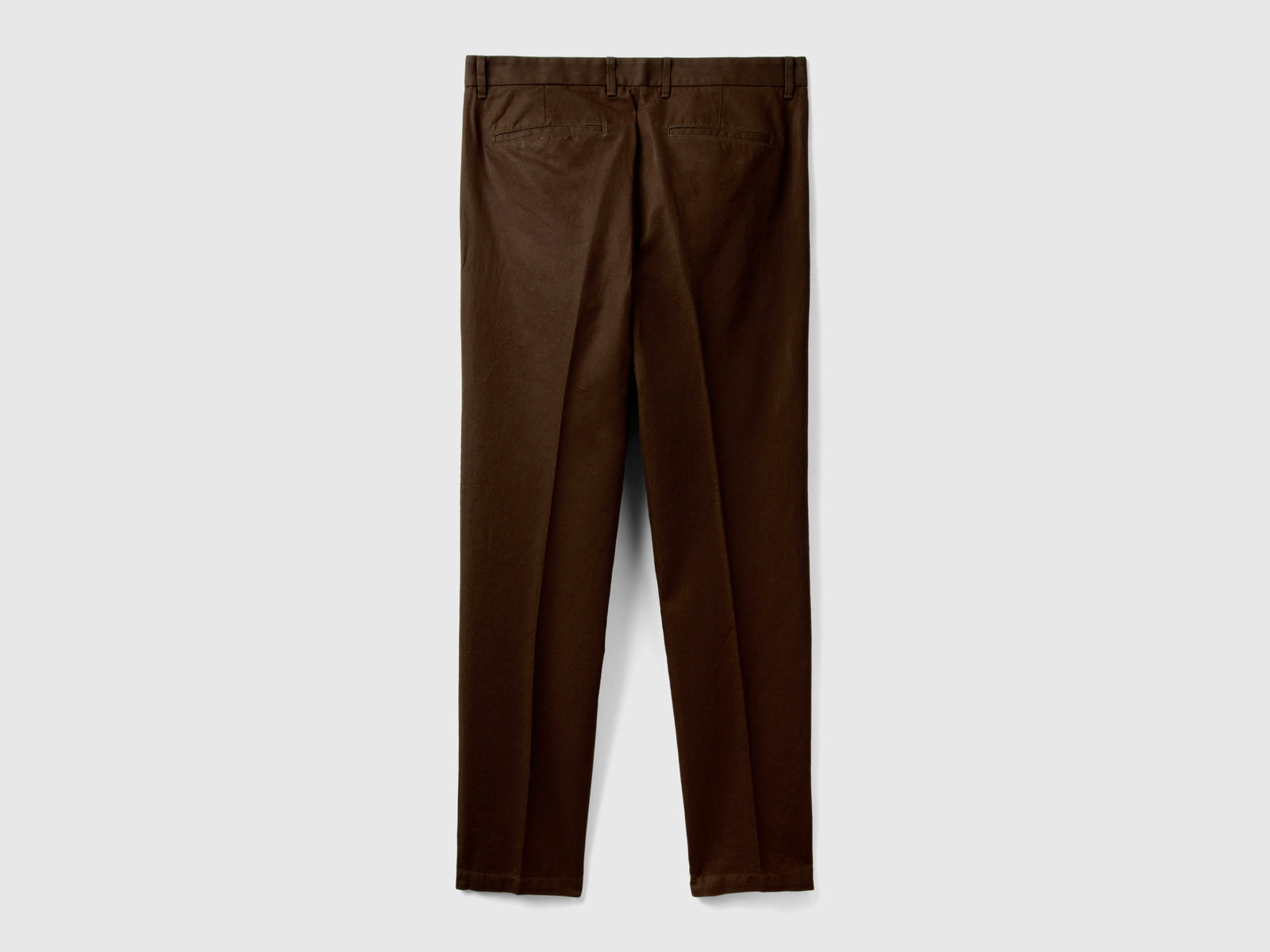 Chino straight in misto lino da uomo marrone 2 | Benetton Outlet
