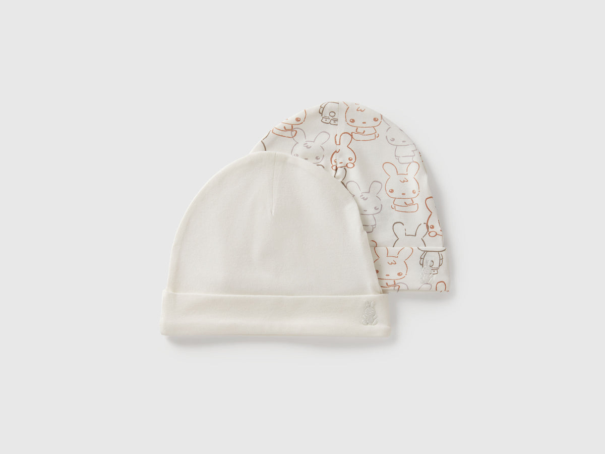 Due cappelli in cotone