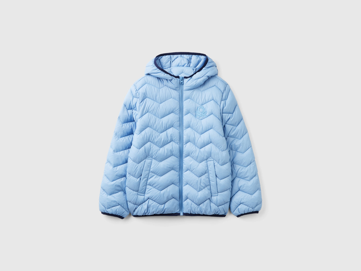 Giubbotto imbottito con cappuccio da bambino azzurro | Benetton Outlet