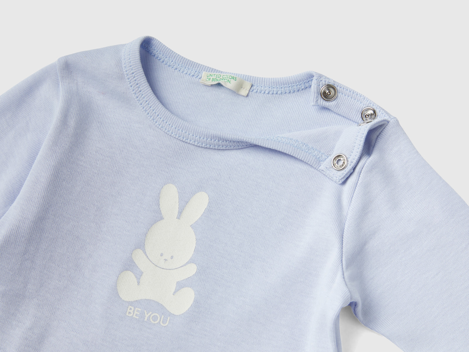 T-shirt manica lunga 100% cotone bio da neonato celeste 2 | Benetton Outlet