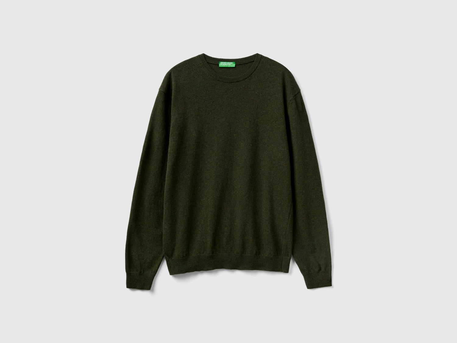 Maglia girocollo in pura lana Merino da uomo verde militare | Benetton Outlet
