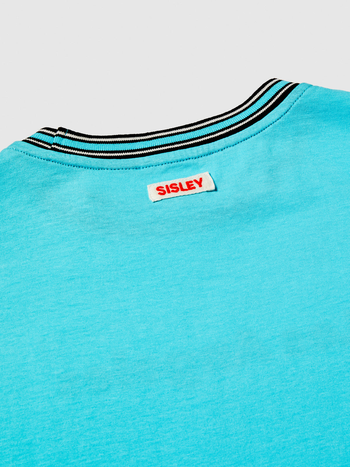 T-shirt con stampa ricamata
