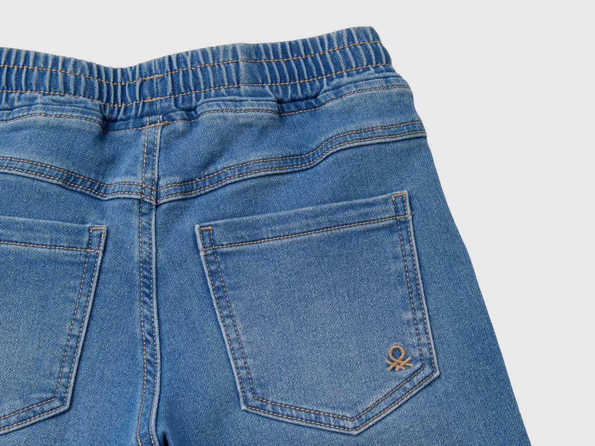 Joggers in denim