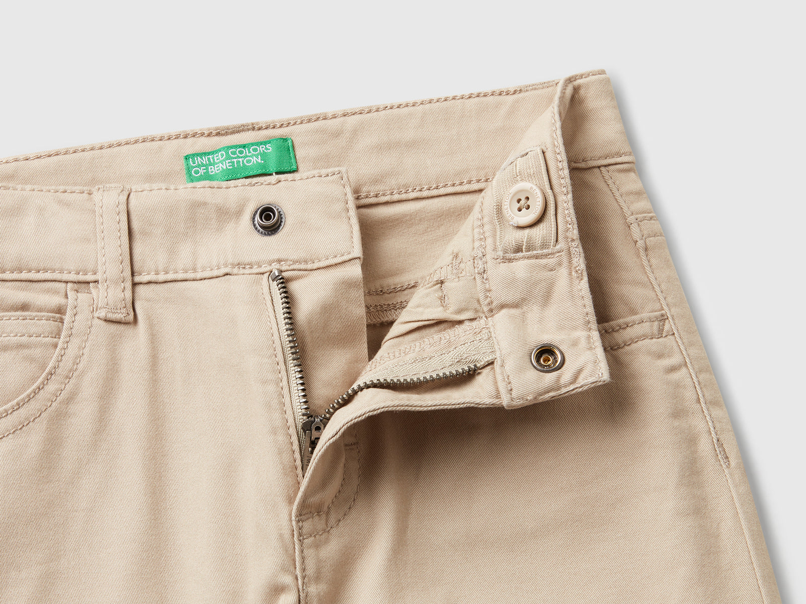 Pantaloni in cotone stretch da bimbo beige 3 | Benetton Outlet