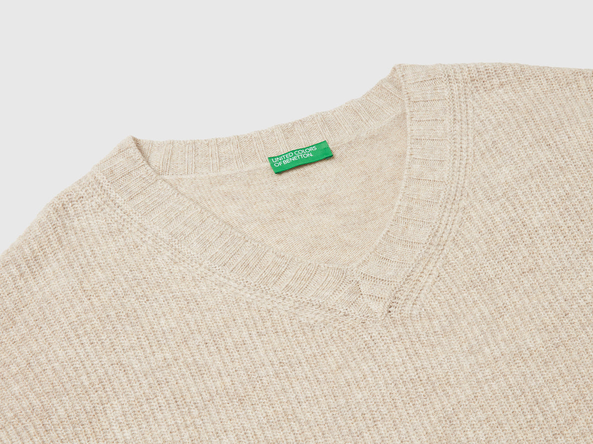 Maglia scollo a V in misto lana