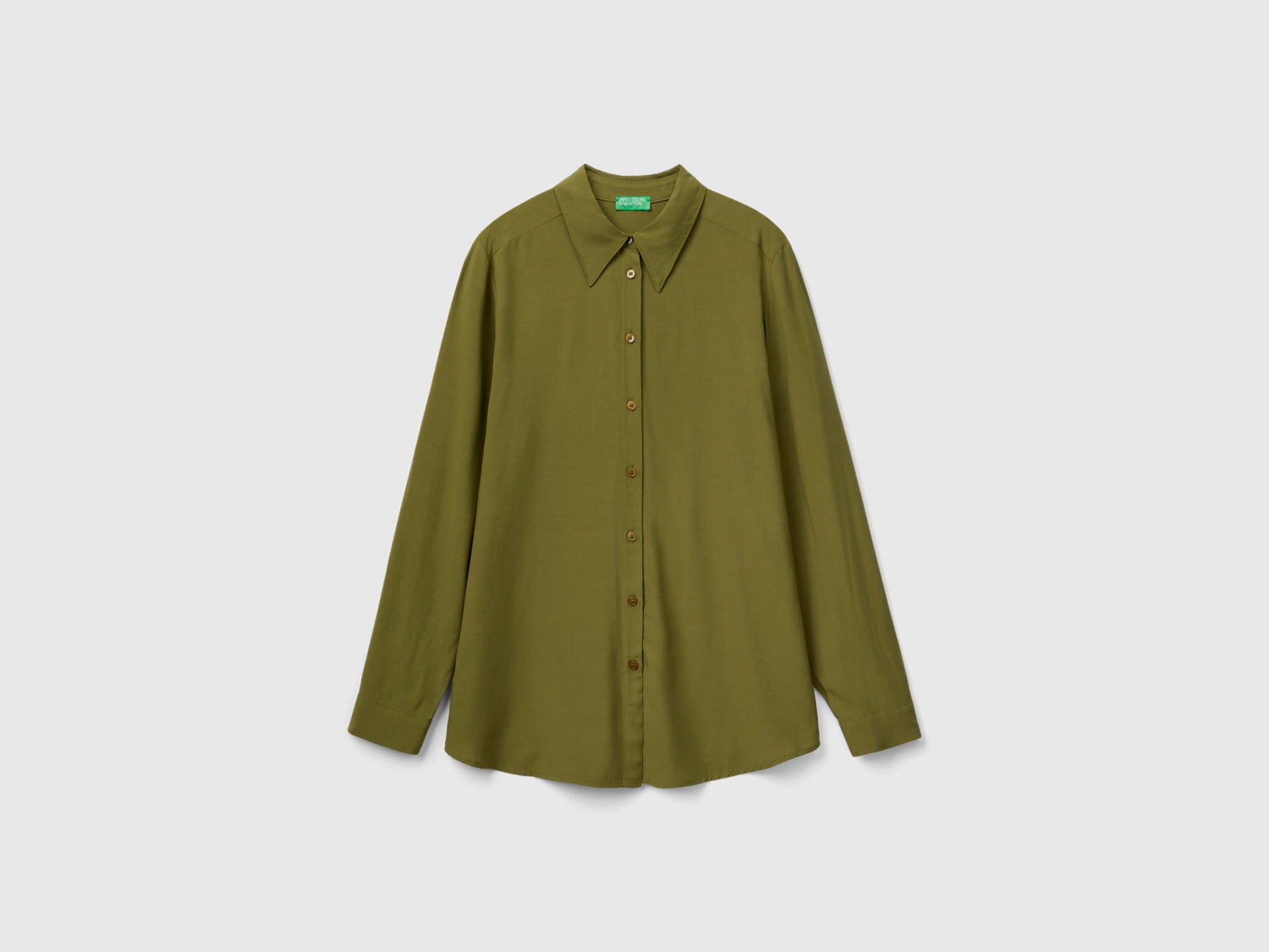 Camicia regular fit in viscosa da donna verde militare | Benetton Outlet