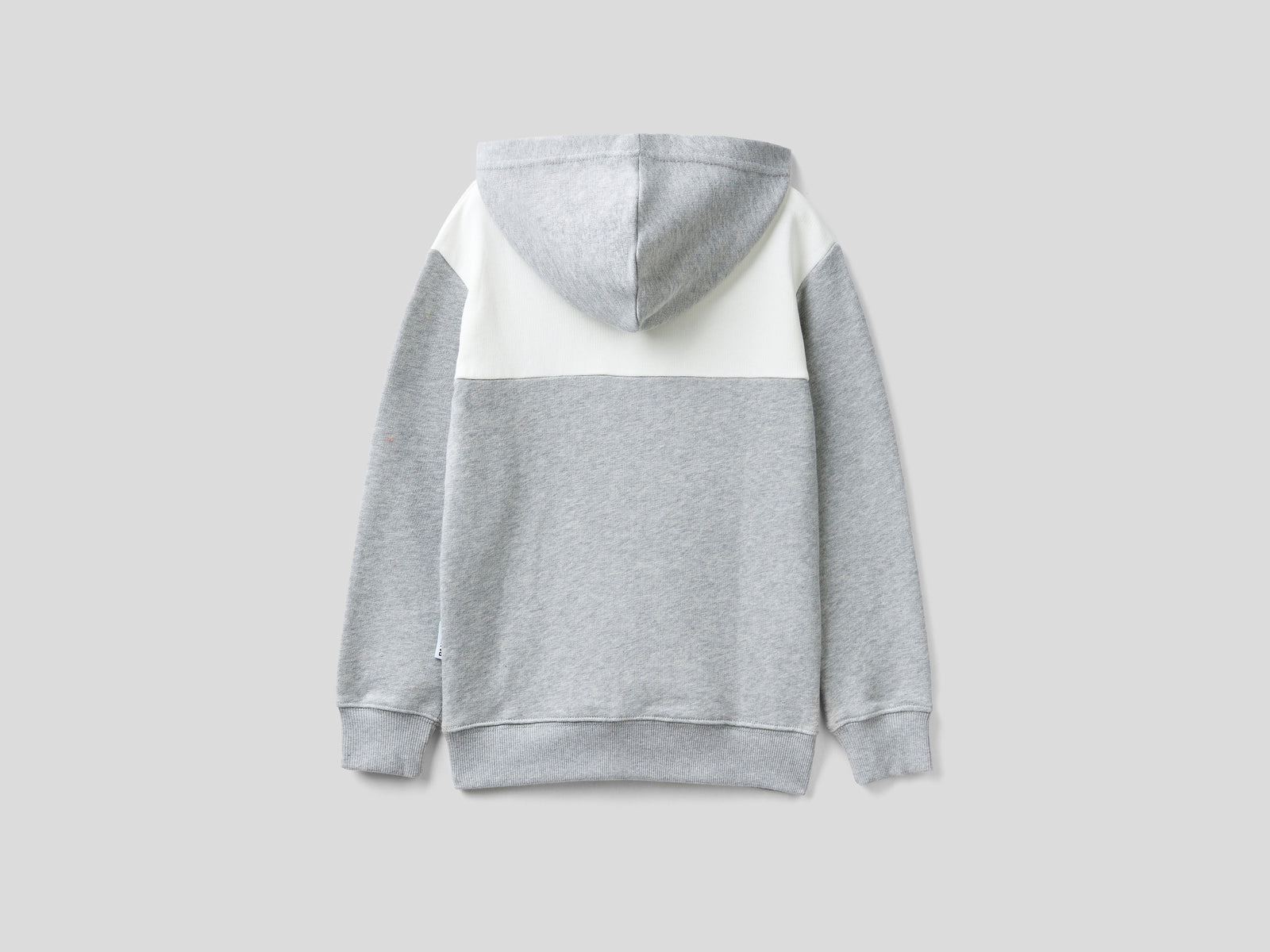 Felpa con cappuccio BenettonxPantone™ da bambino grigio 2 | Benetton Outlet