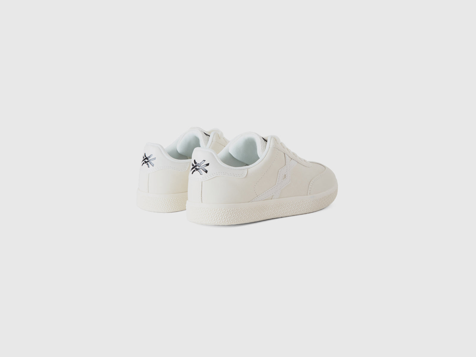 Sneakers in tessuto spalmato da bambina bianco panna 2 | Benetton Outlet
