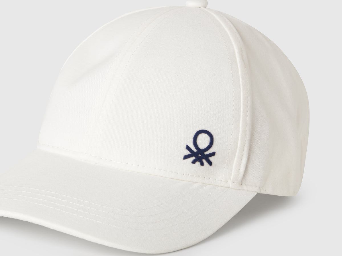 Cappellino con visiera