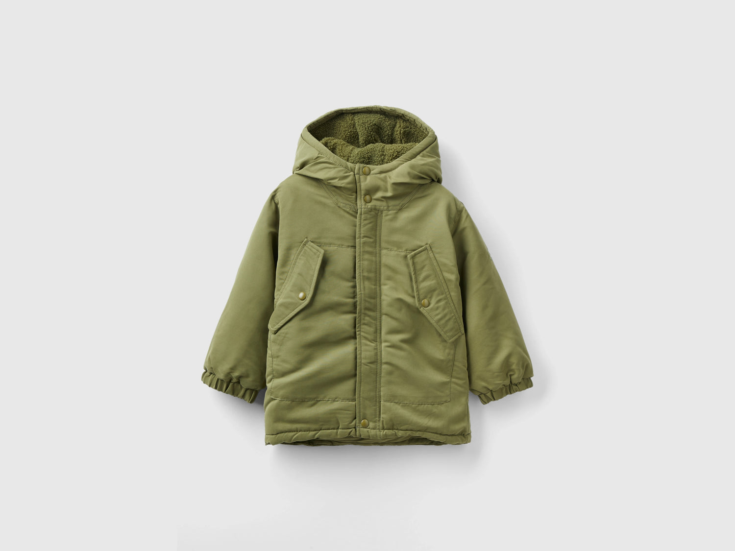 Parka imbottito con tasche da bimbo verde militare | Benetton Outlet