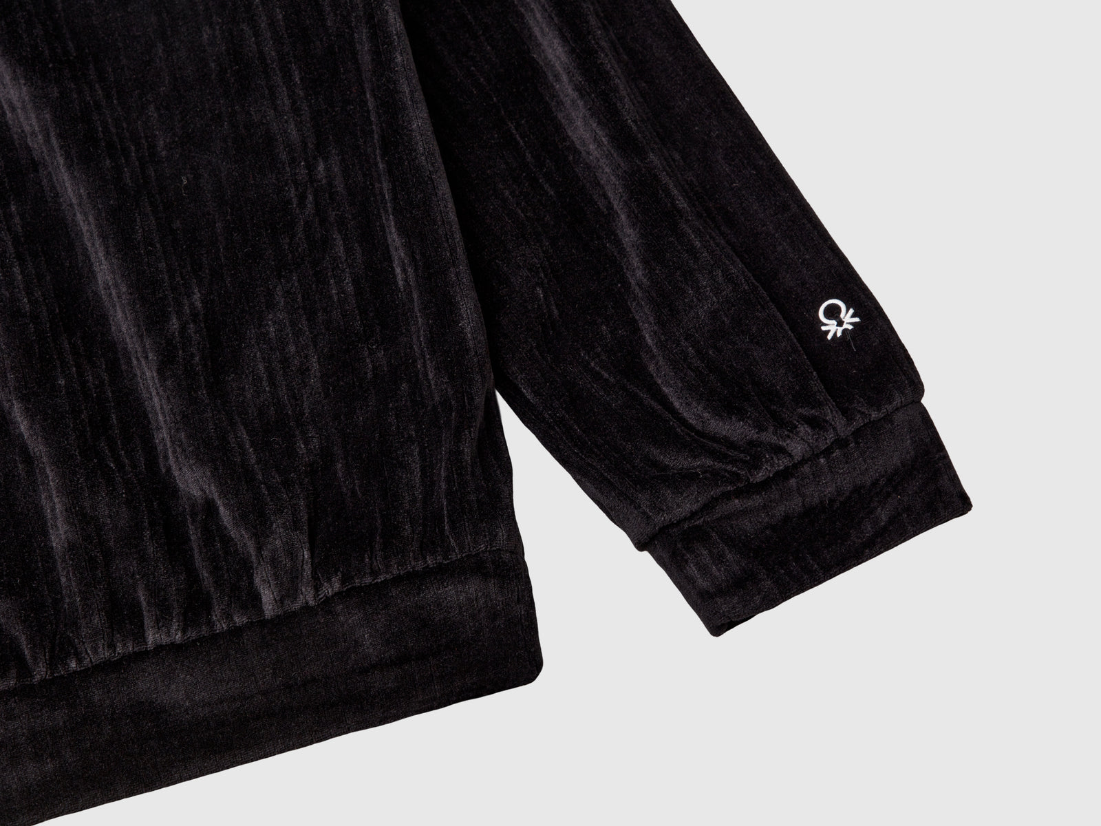 Felpa in ciniglia con cappuccio da bambina nero 3 | Benetton Outlet