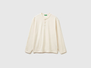 T-shirt con scollo serafino