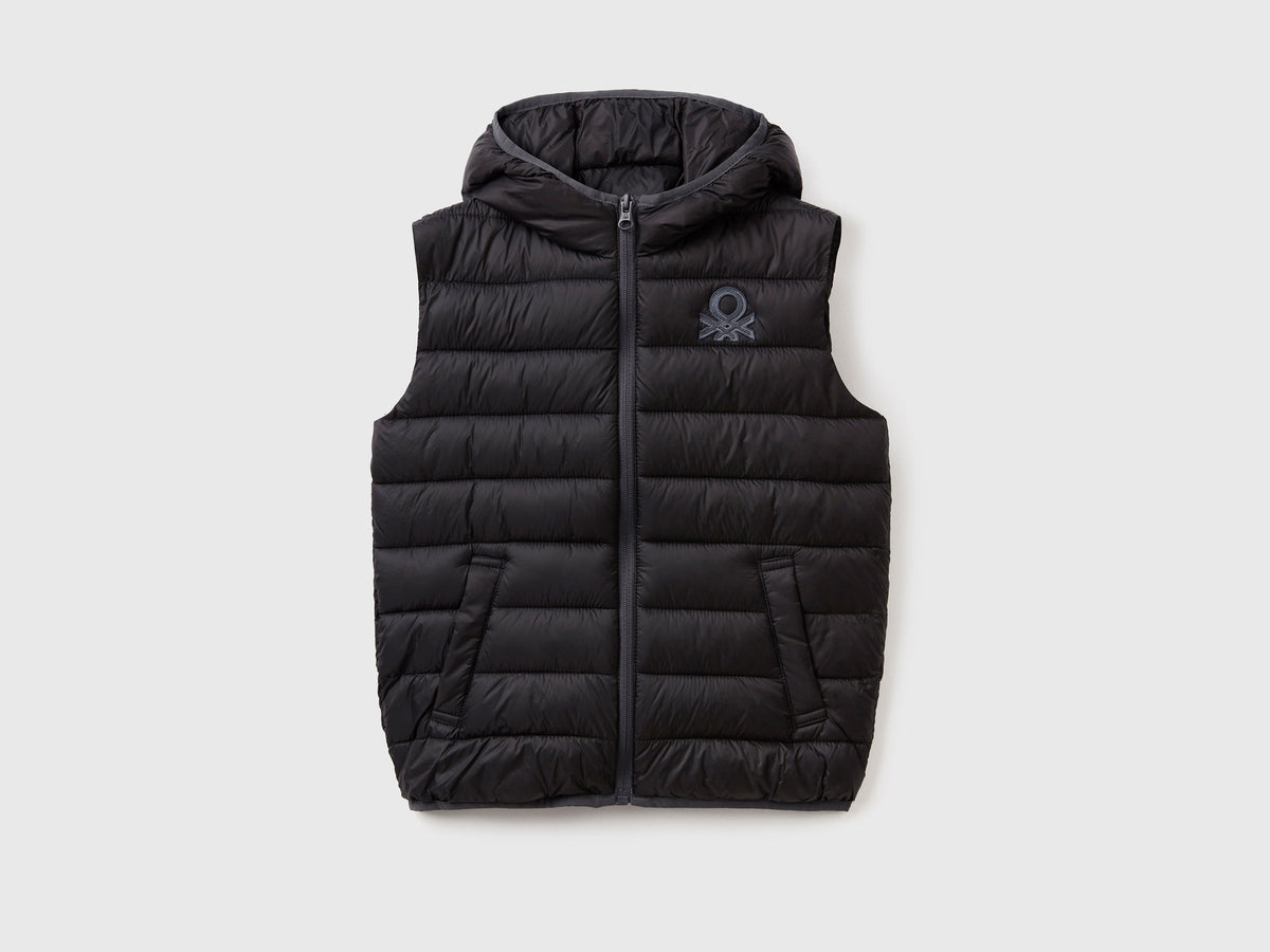 Gilet imbottito con cappuccio