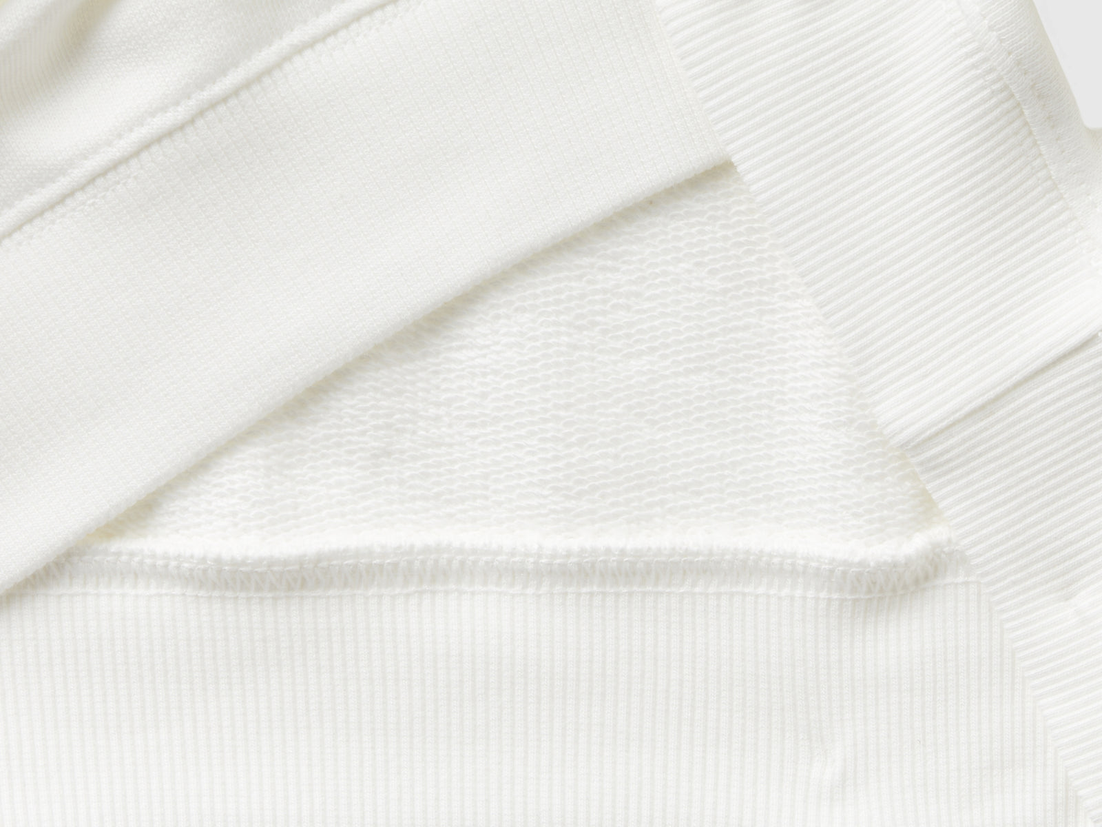 100% cotton sweatshirt with glitter logo da bambina bianco panna 3 | Benetton Outlet