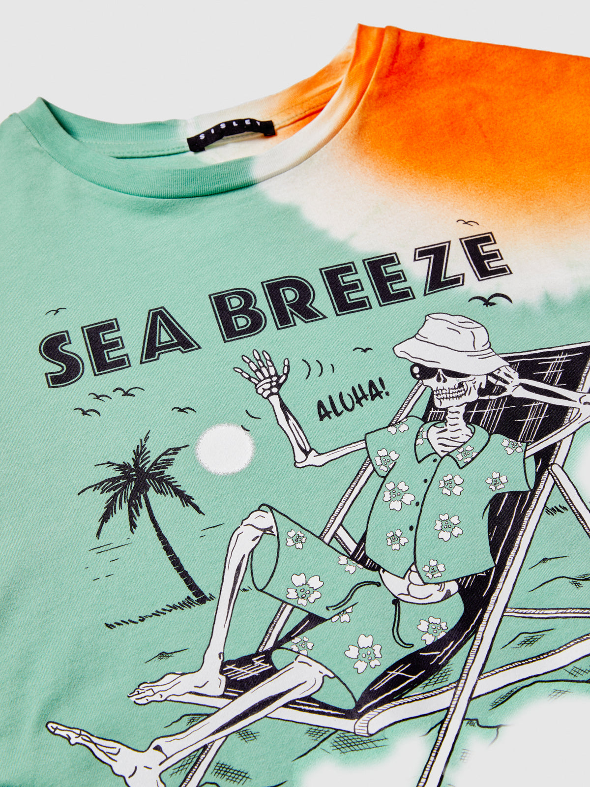 T-shirt tie-dye con stampa