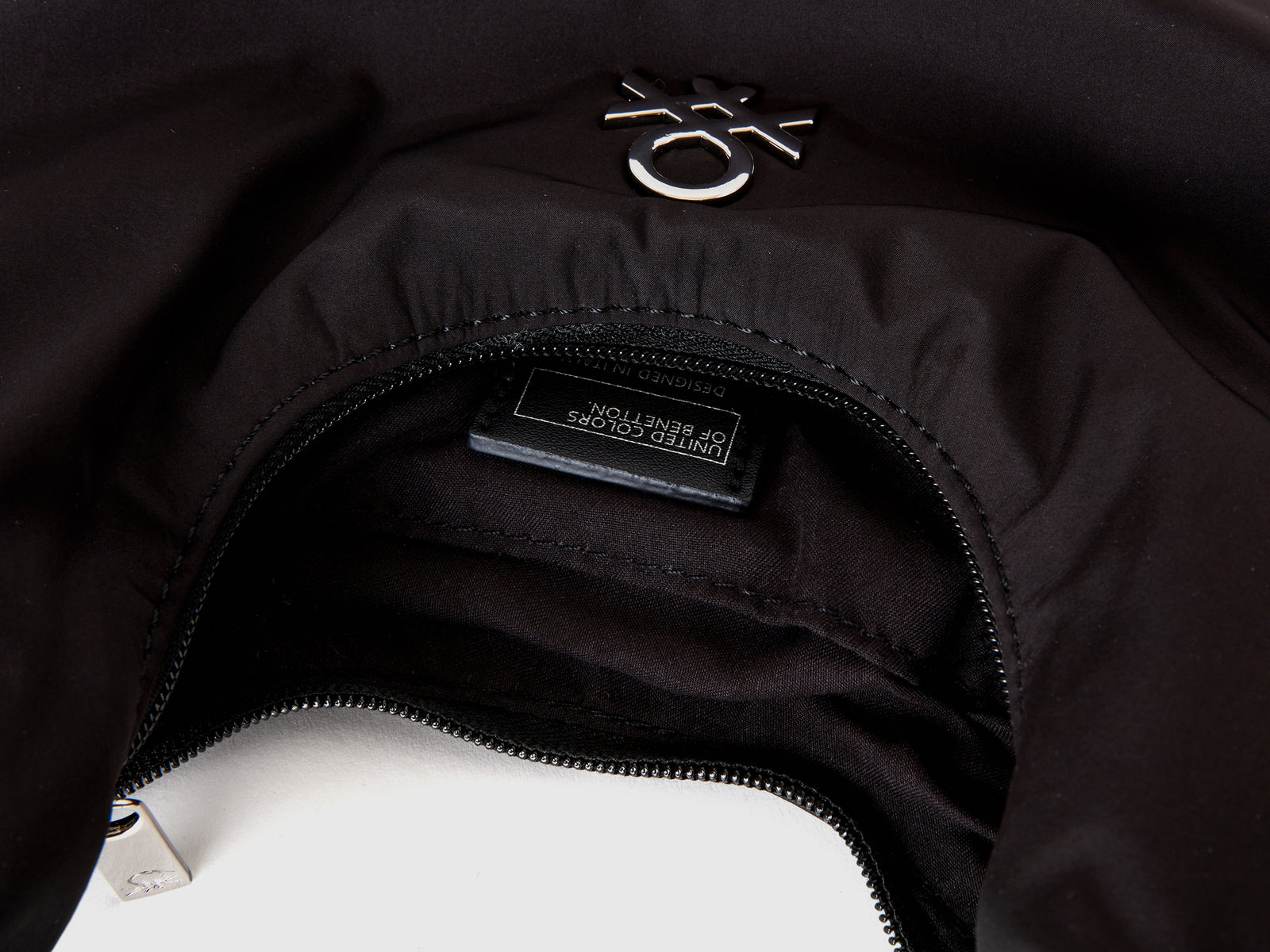 Borsa a spalla a mezzaluna da donna nero 3 | Benetton Outlet