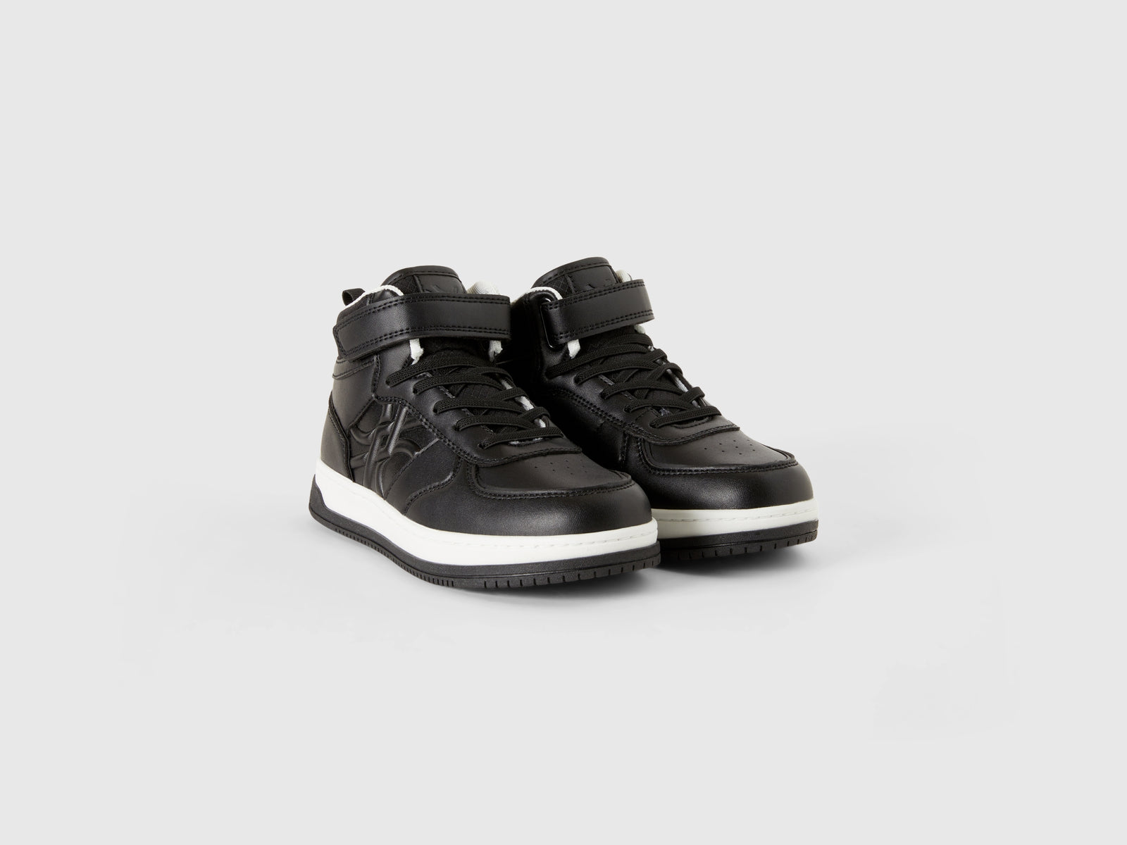 Sneakers alte con logo da bambino nero 3 | Benetton Outlet
