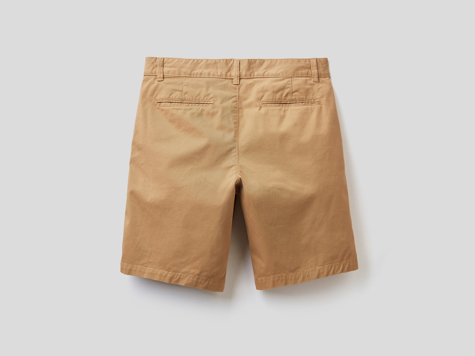Bermuda chino in cotone stretch da uomo beige 2 | Benetton Outlet