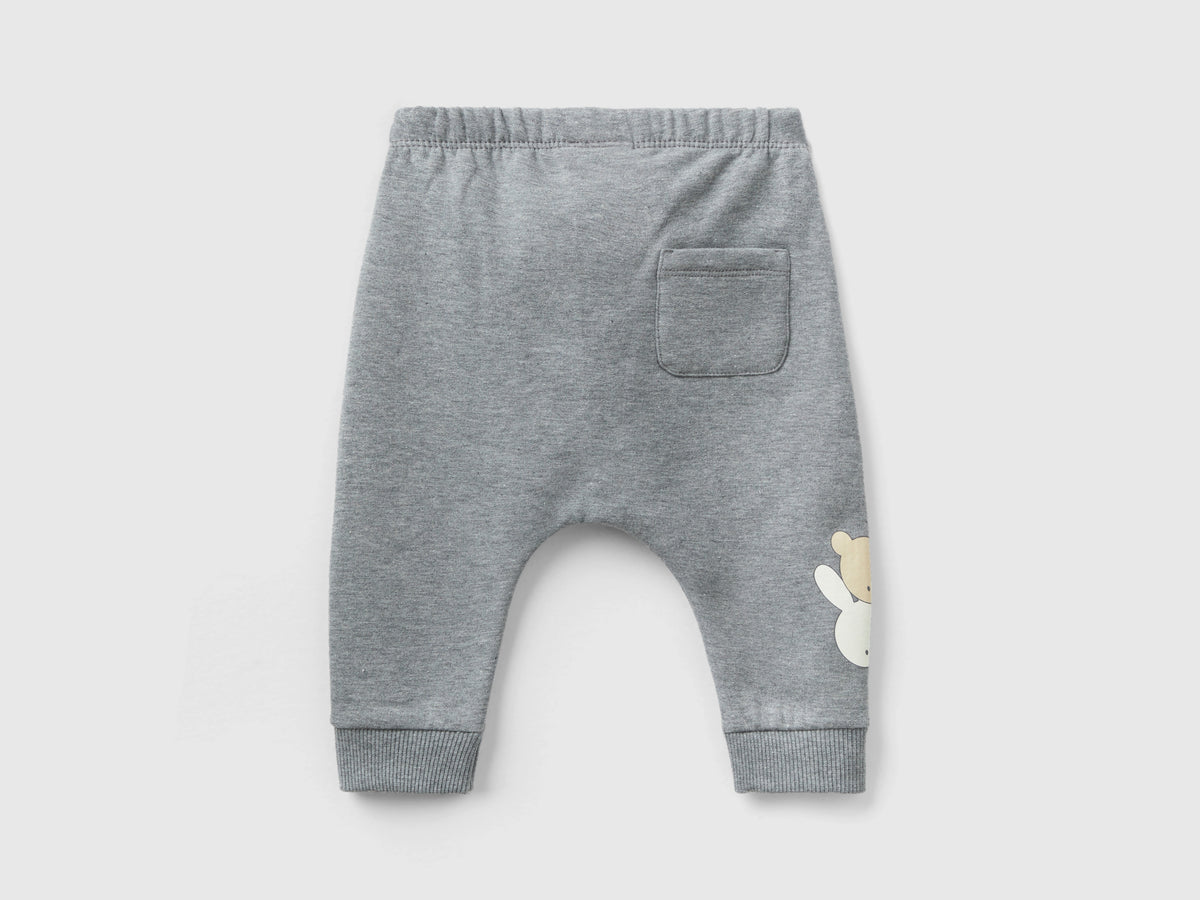 Pantaloni in calda felpa con taschino